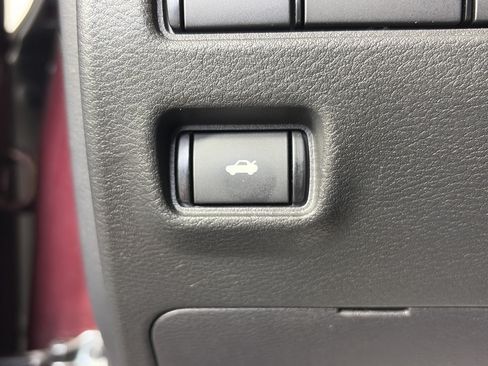 Certified 2023 Nissan Sentra SV FWD image 28