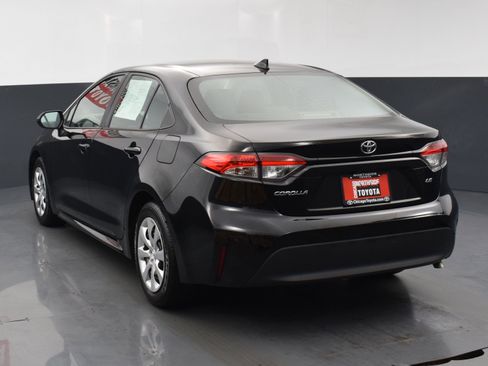 Used 2023 Toyota Corolla LE image 3