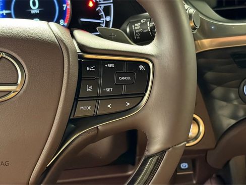 Used 2020 Lexus ES 350 Luxury image 18