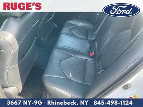 Used 2018 Toyota Camry XLE FWD image 14