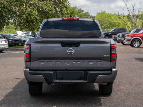 Used 2024 Nissan Frontier SV RWD image 4
