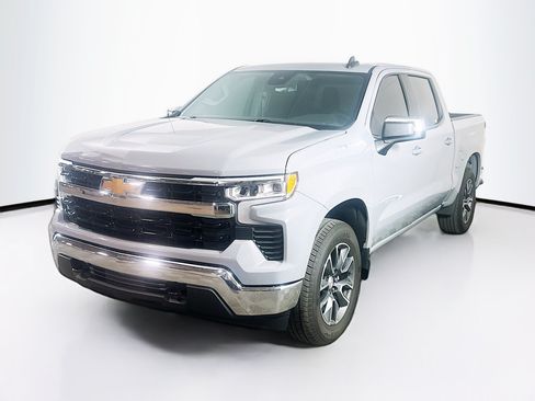 Used 2024 Chevrolet Silverado 1500 LT AWD/4WD image 3