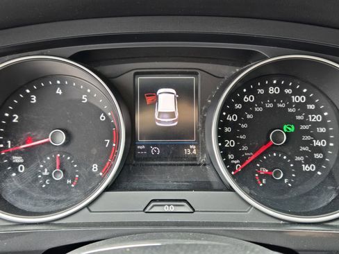 Used 2020 Volkswagen Tiguan S image 13