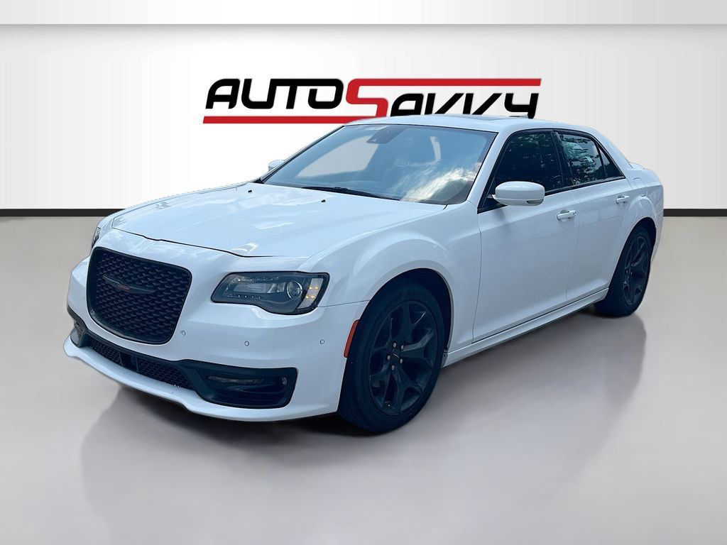 Used 2023 Chrysler 300 S w/ Comfort Group RWD image 3