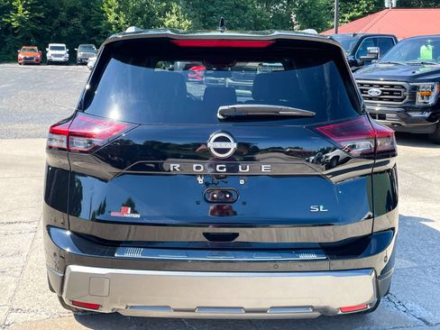 Used 2024 Nissan Rogue SL w/ SL Premium Package FWD image 8