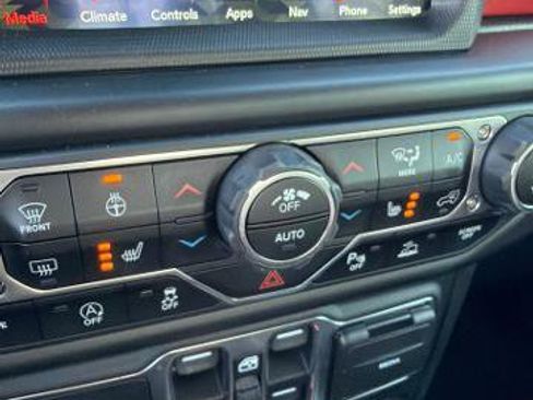 Used 2020 Jeep Gladiator Rubicon w/ Dual Top Group AWD/4WD image 7