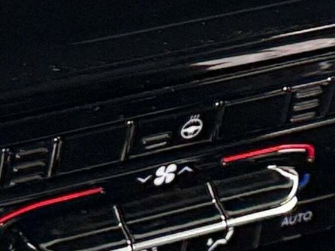 New 2025 Jeep Grand Cherokee Altitude image 34