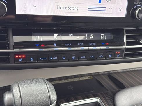 Certified 2024 Toyota Sienna Limited image 24