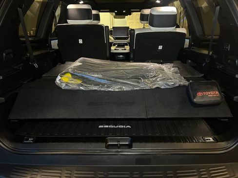 Used 2023 Toyota Sequoia 4WD image 21