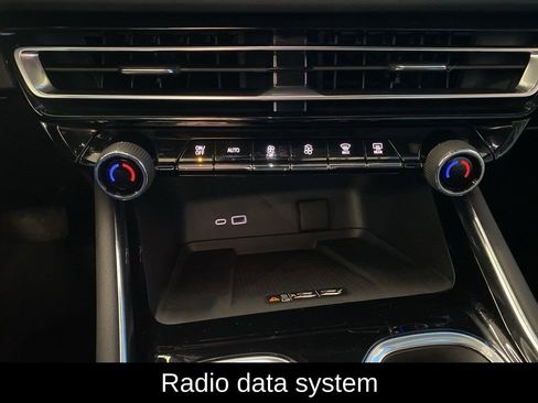 Used 2025 Chevrolet Traverse Z71 w/ Driver Confidence Package image 7