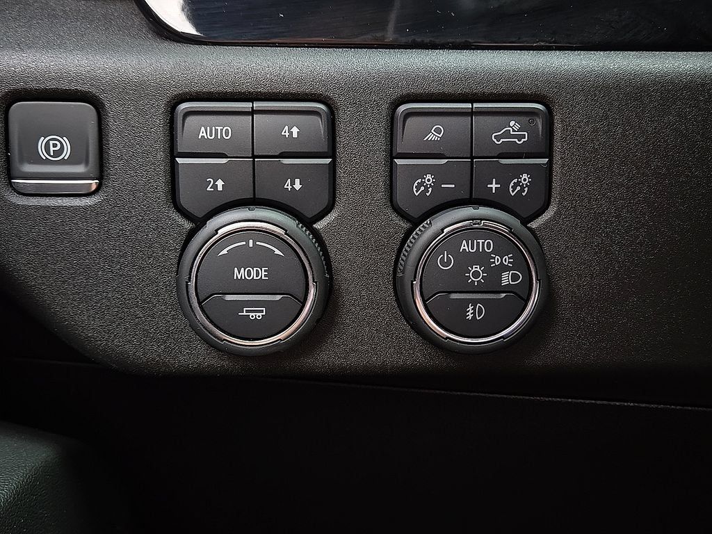 Used 2025 Chevrolet Silverado 2500 High Country AWD/4WD image 16