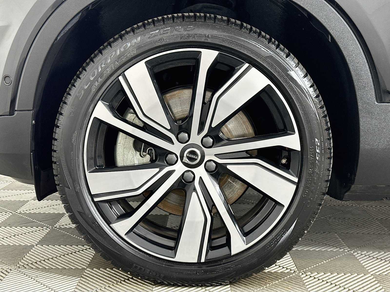 Used 2022 Volvo XC40 P8 Recharge Plus AWD/4WD image 30