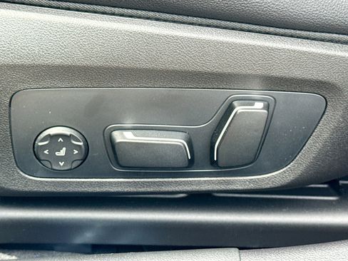 New 2026 BMW 330i xDrive Sedan w/ Premium Package AWD/4WD image 25