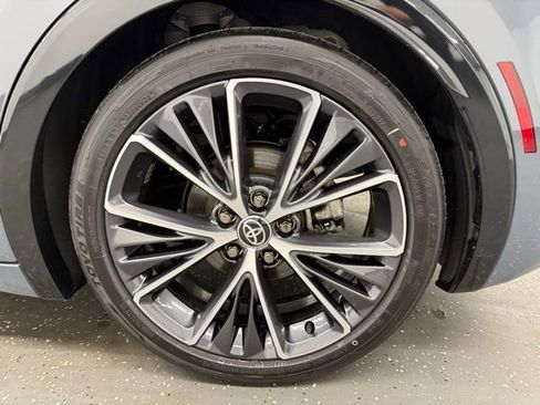 Used 2025 Toyota Prius XLE image 20