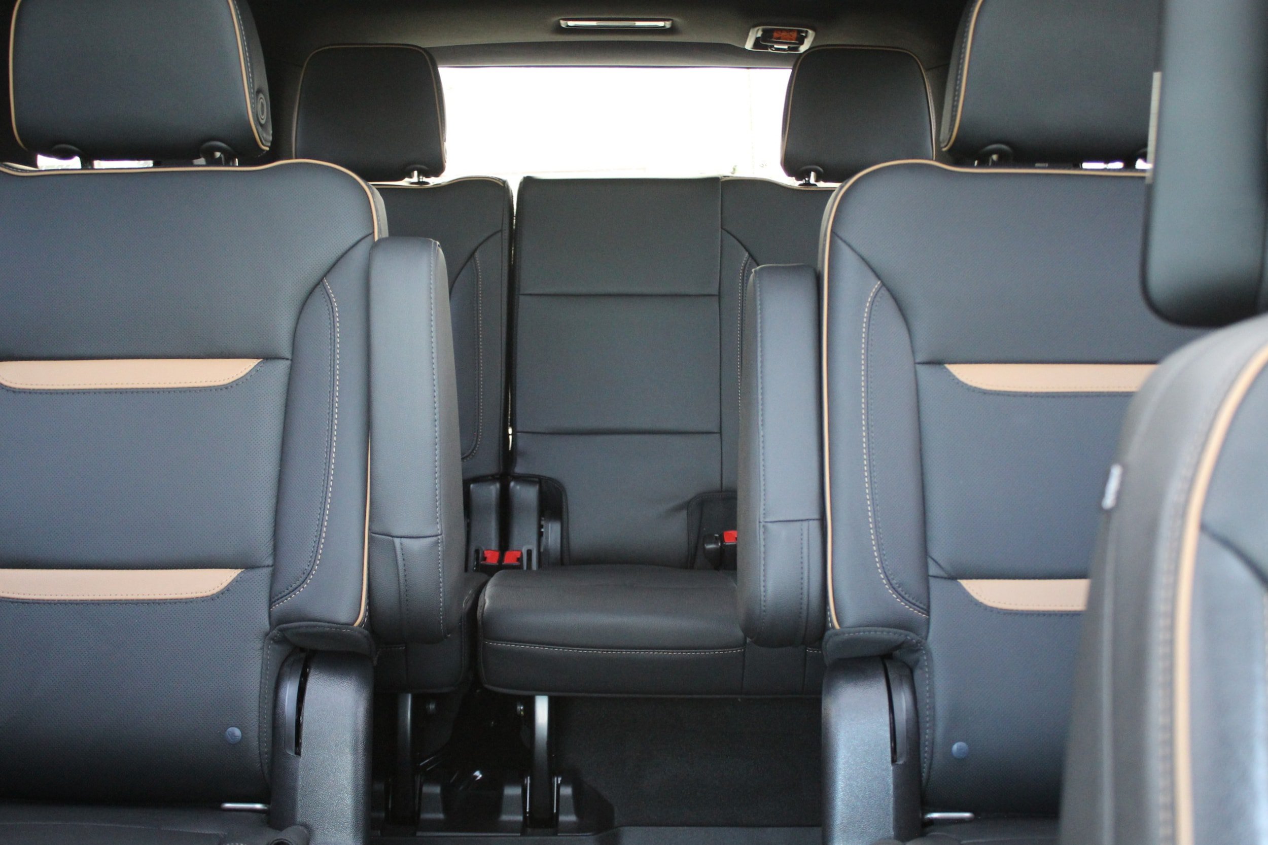 Used 2021 GMC Yukon AT4 w/ Rear Media and Nav Package AWD/4WD image 43