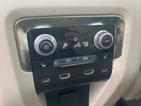 Used 2023 GMC Yukon XL Denali w/ Advanced Technology Package image 21