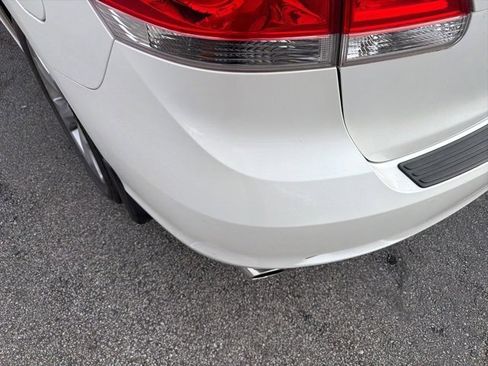 Used 2012 Toyota Venza Limited image 4