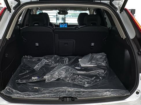 New 2026 Volvo XC60 T8 Ultra w/ Climate Package AWD/4WD image 29