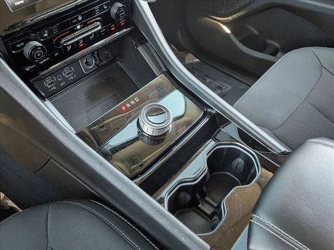 Used 2023 Jeep Grand Cherokee Laredo w/ Luxury Tech Group I AWD/4WD image 14