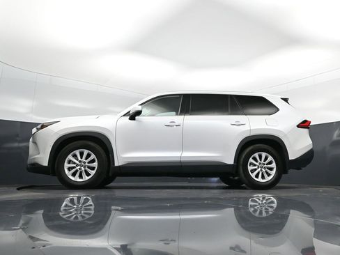 Used 2024 Toyota Grand Highlander XLE image 42