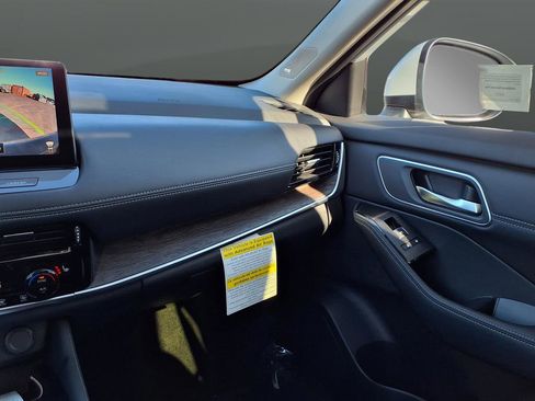 New 2026 Nissan Rogue Platinum w/ Tech Package image 18