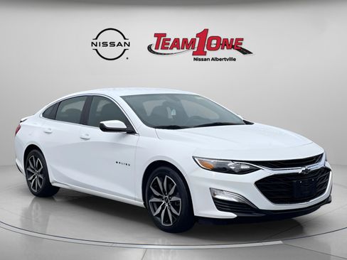 Used 2022 Chevrolet Malibu RS FWD image 1