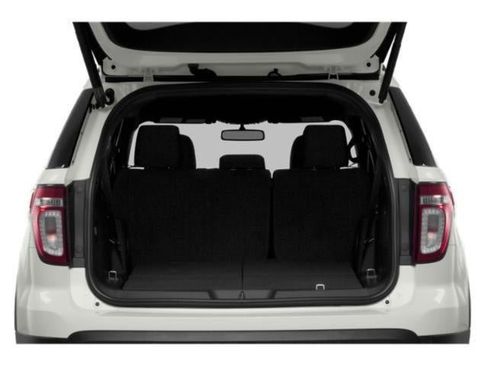 Used 2015 Ford Explorer XLT w/ Equipment Group 202A FWD image 12