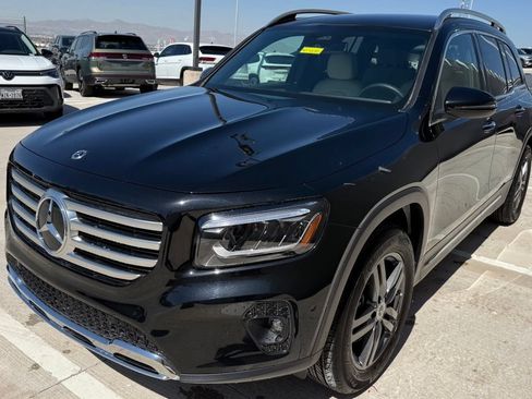 Used 2026 Mercedes-Benz GLB 250 image 3