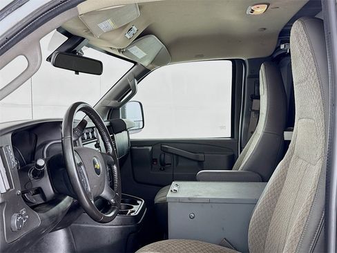 Used 2021 Chevrolet Express 3500 w/ Driver Convenience Package image 10