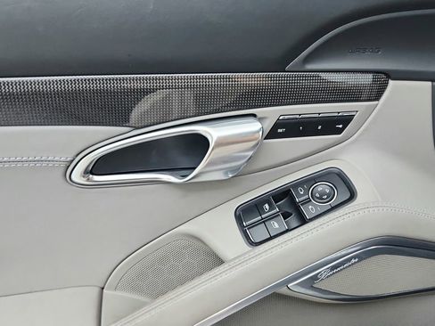 Used 2014 Porsche 911 Turbo S image 17