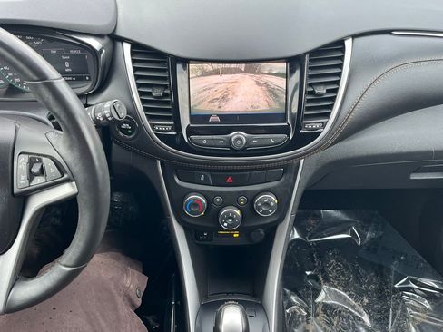 Certified 2022 Chevrolet Trax LT w/ Sport Edition image 15