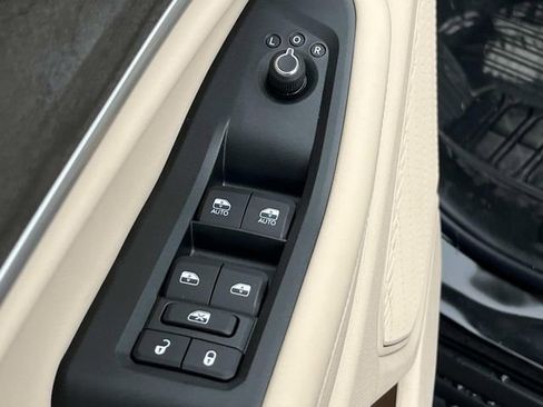 New 2025 Jeep Grand Cherokee Limited w/ MOPAR Finishing Package AWD/4WD image 21