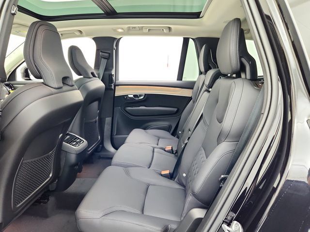 New 2026 Volvo XC90 B6 Plus w/ Protection Package Premier AWD/4WD image 28