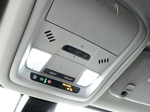 Used 2023 GMC Acadia SLT w/ Elevation Edition FWD image 26