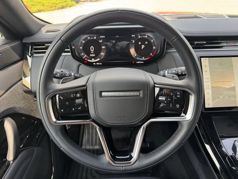 Used 2025 Land Rover Range Rover Sport SE AWD/4WD image 11