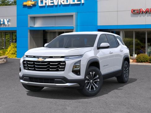 New 2026 Chevrolet Equinox LT w/ Convenience Package II image 6