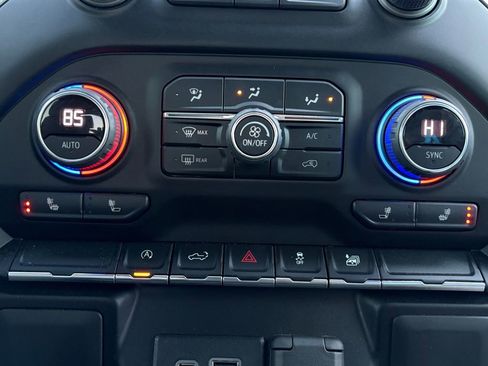 Used 2021 Chevrolet Silverado 1500 LT image 23