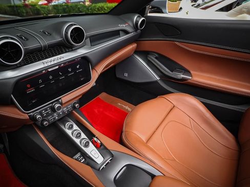 Certified 2023 Ferrari Portofino M image 38