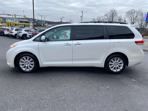 Used 2012 Toyota Sienna Limited w/ Premium Pkg image 6