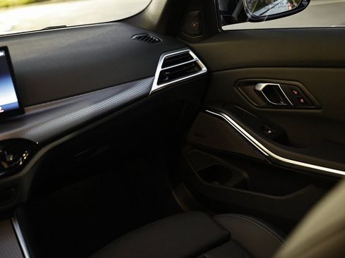 New 2026 BMW 330i Sedan w/ M Sport Package image 27