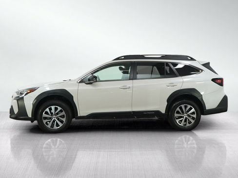 Used 2024 Subaru Outback Premium AWD/4WD image 2