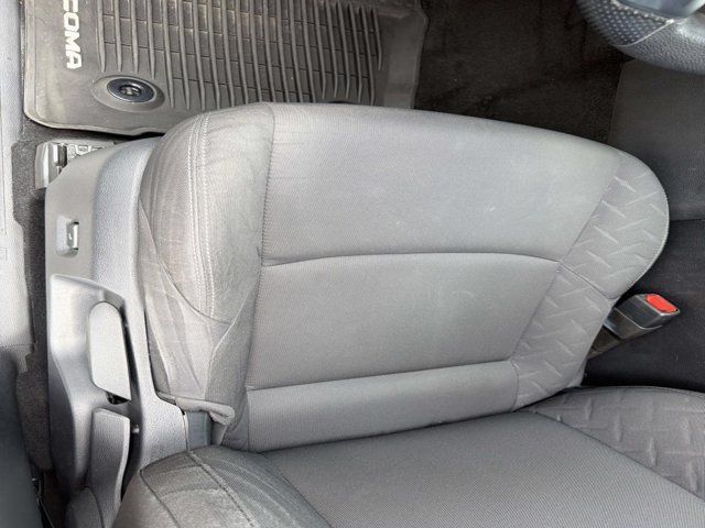 Certified 2024 Toyota Tacoma SR AWD/4WD image 9
