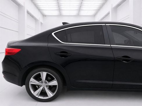 Used 2013 Acura ILX w/ Technology Package FWD image 24