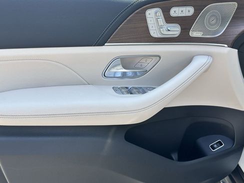 New 2026 Mercedes-Benz GLS 450 4MATIC image 11