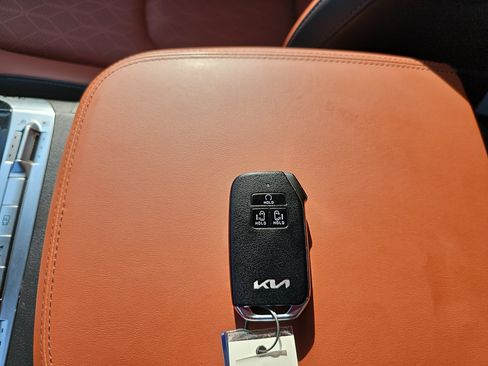 Used 2024 Kia Carnival SX FWD image 36