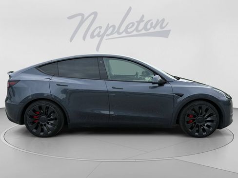 Used 2023 Tesla Model Y Long Range AWD/4WD image 7