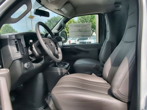 New 2025 GMC Savana 2500 w/ Driver Convenience Package image 17