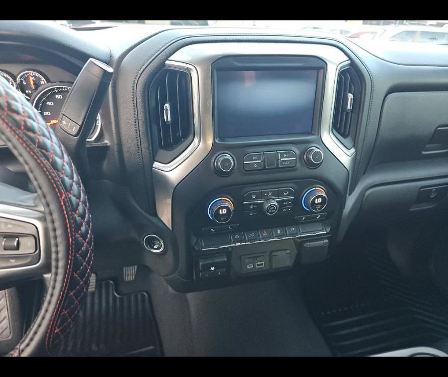 Used 2019 Chevrolet Silverado 1500 LT w/ Texas Edition AWD/4WD image 4