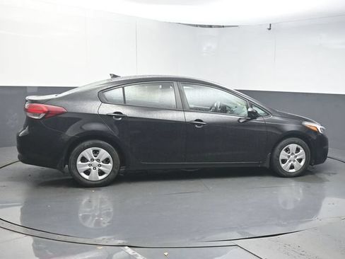 Used 2017 Kia Forte LX FWD image 8