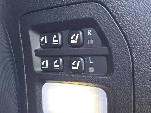 Used 2017 Lexus LX 570 4WD image 22